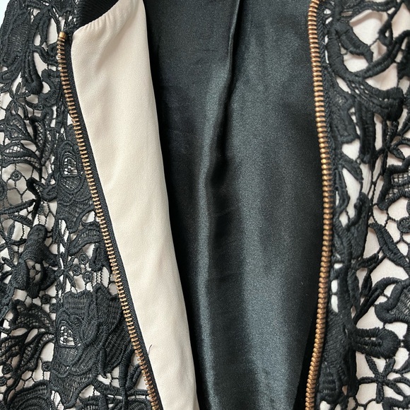 Women’s Stella & Dot lace bomber - Picture 2 of 5